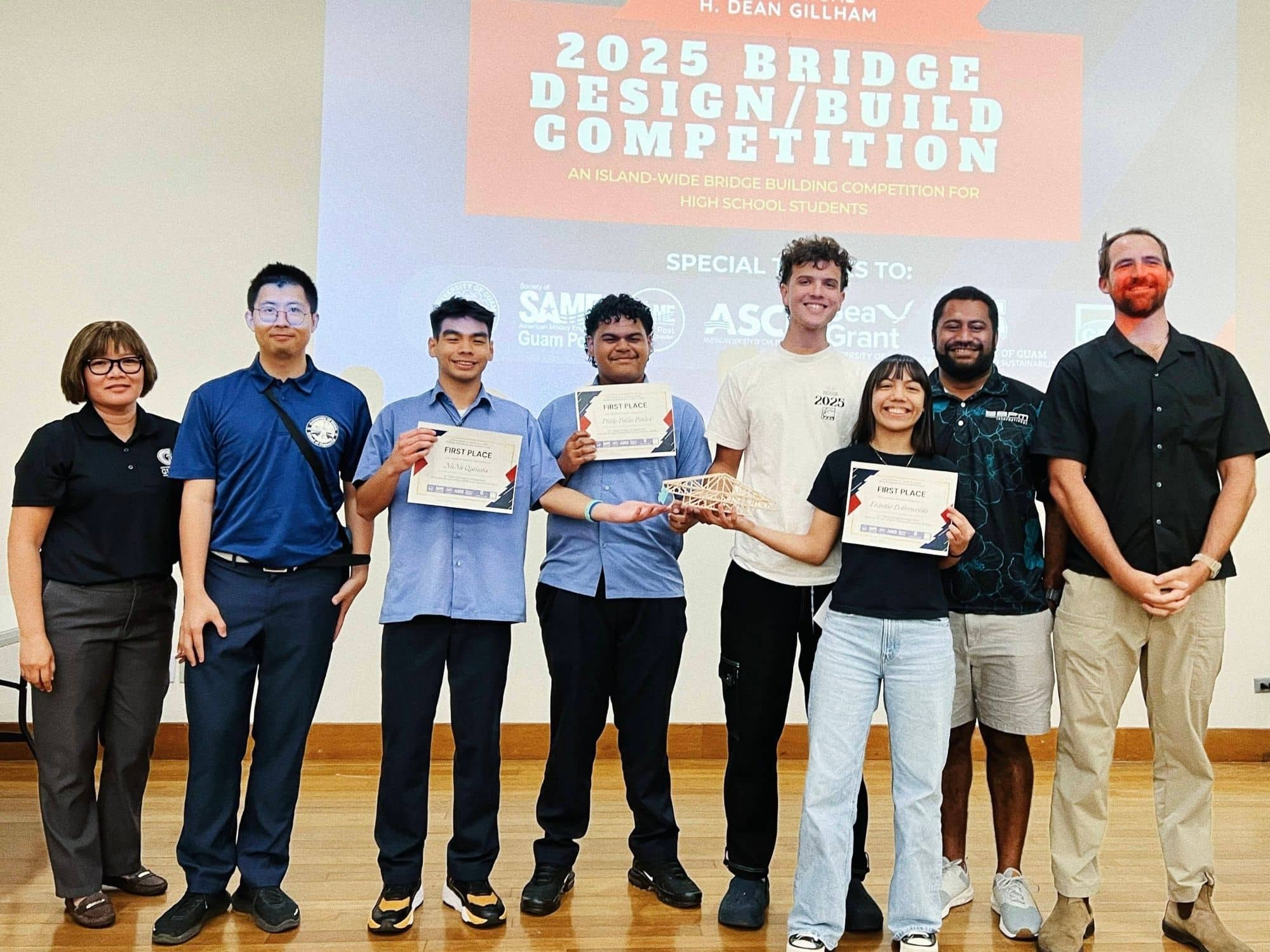 Photo of ASCE members