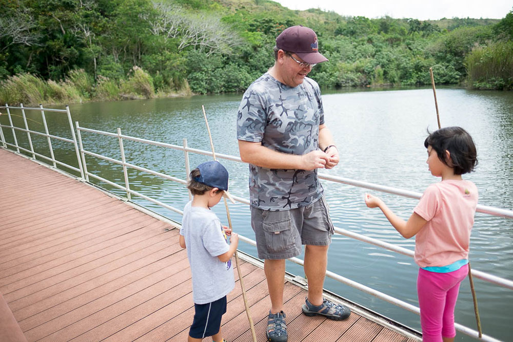 kids fishing with dad