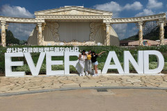 Students engage in Korean culture through study abroad experience