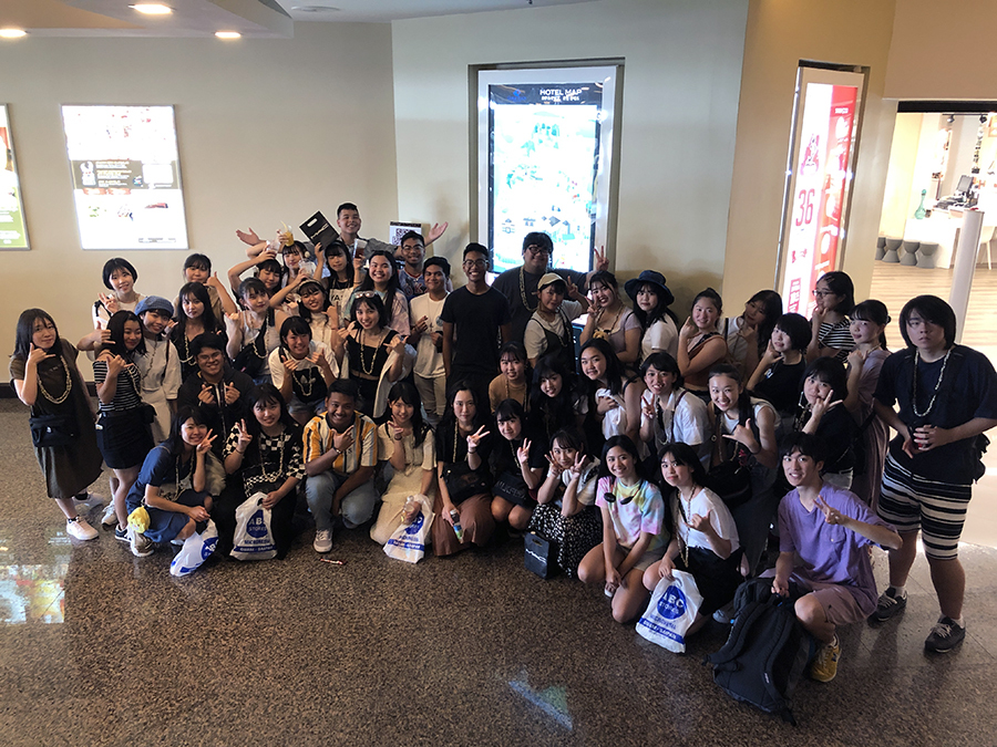 UOG and Otakanomori High School Students on a scavenger hunt together