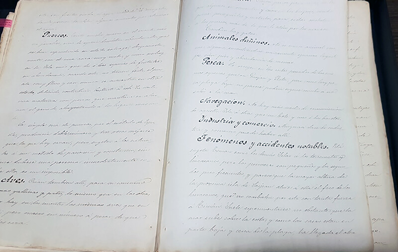 Spanish writing inside a “Memoria de las Islas Marianas” manuscript copy