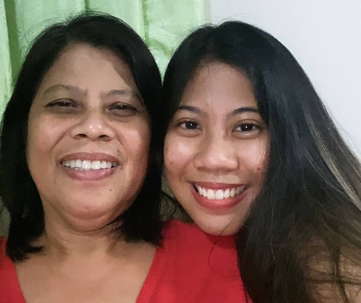 Dona Silang and her mother pose for a selfie.