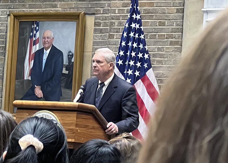 Photo of U.S. Secretary of Agriculture Thomas J. Vilsack speaking