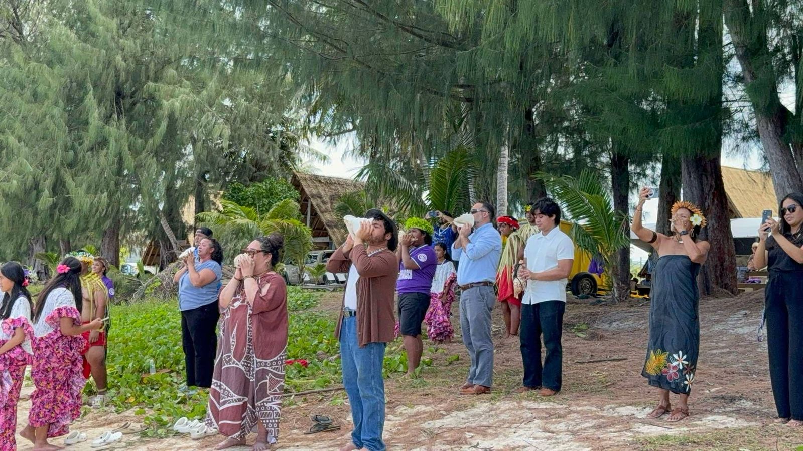 Ininan Ilawol receive a warm island welcome