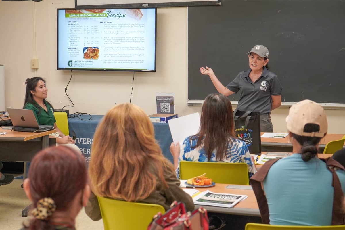 Clarissa Barcinas teaches to people.