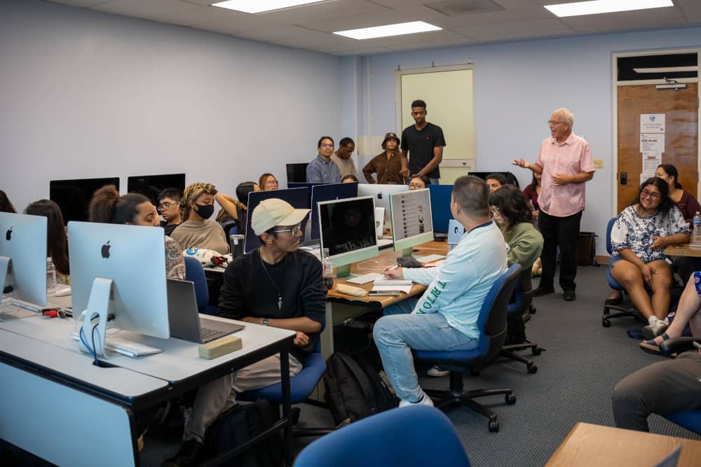 UOG students in workshop
