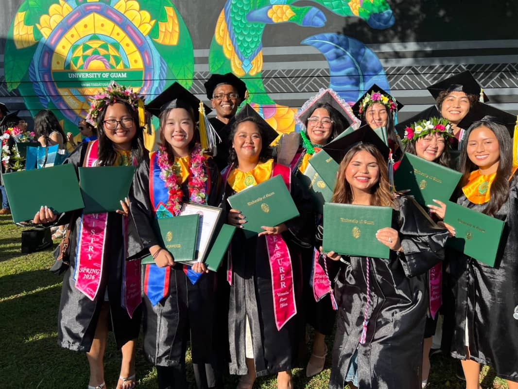Chia-Chia Hsieh and fellow graduates