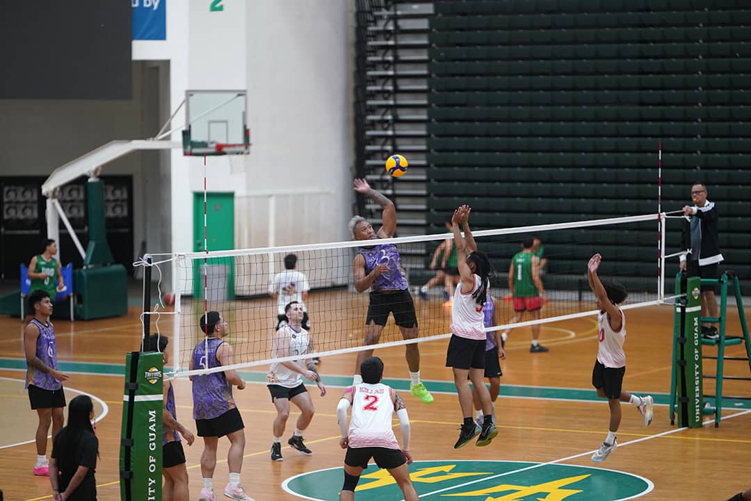 Monarchs versus Big Digs Volleyball championship game