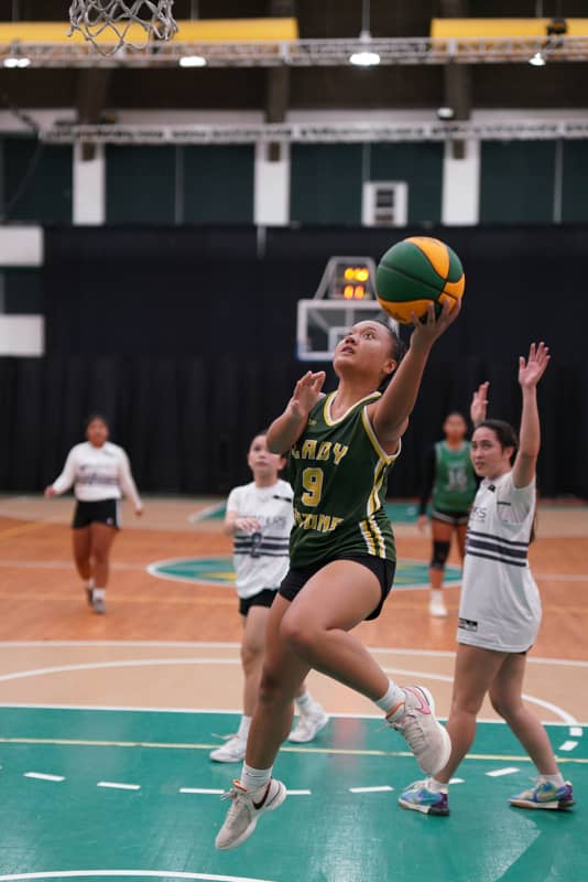 Lady Triton about to shoot