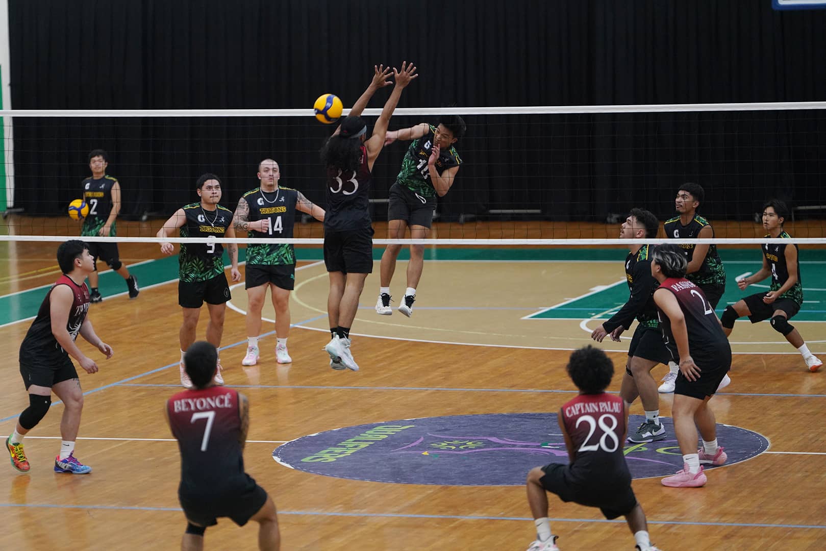 UOG Tritons vs Phantoms Wide-Shot