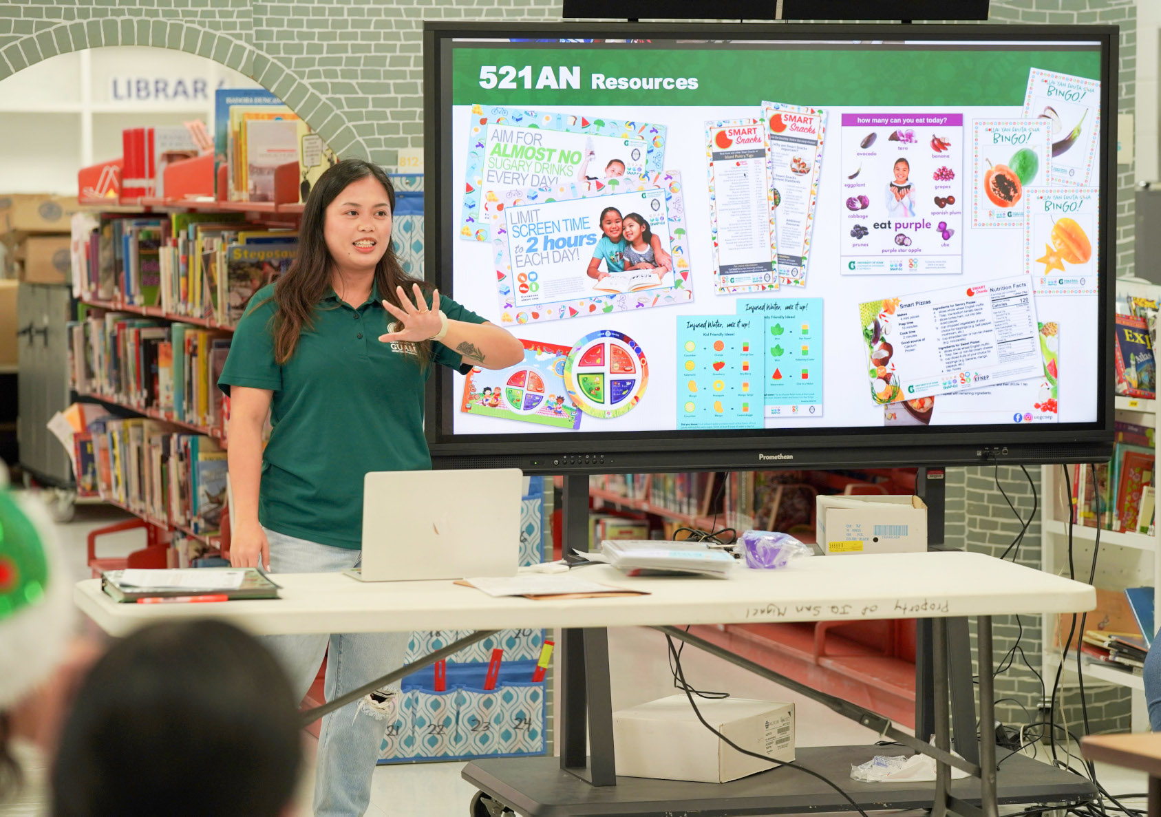 Katrina Macasaquit Nguyen teaches children