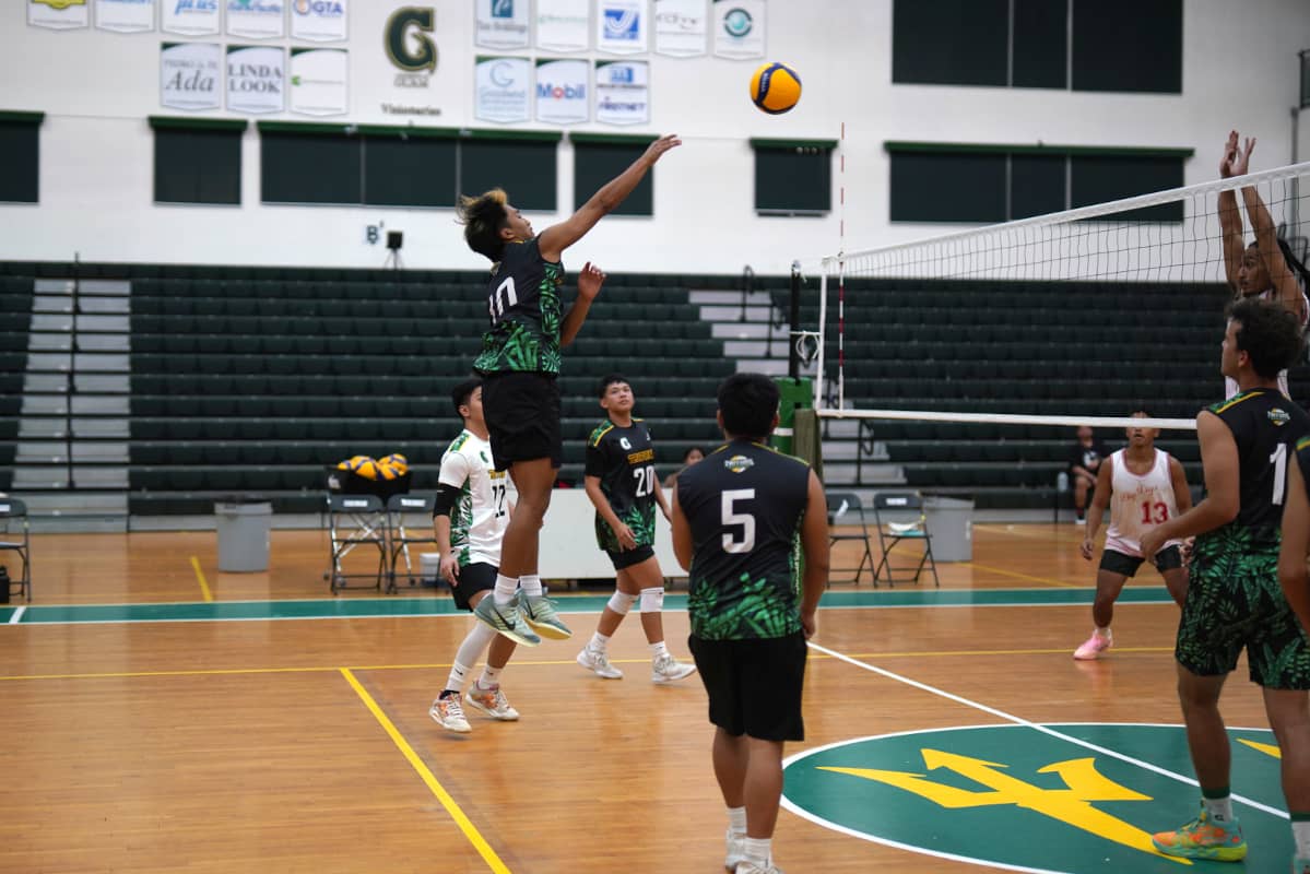 Triton Spiking againts Big Digs