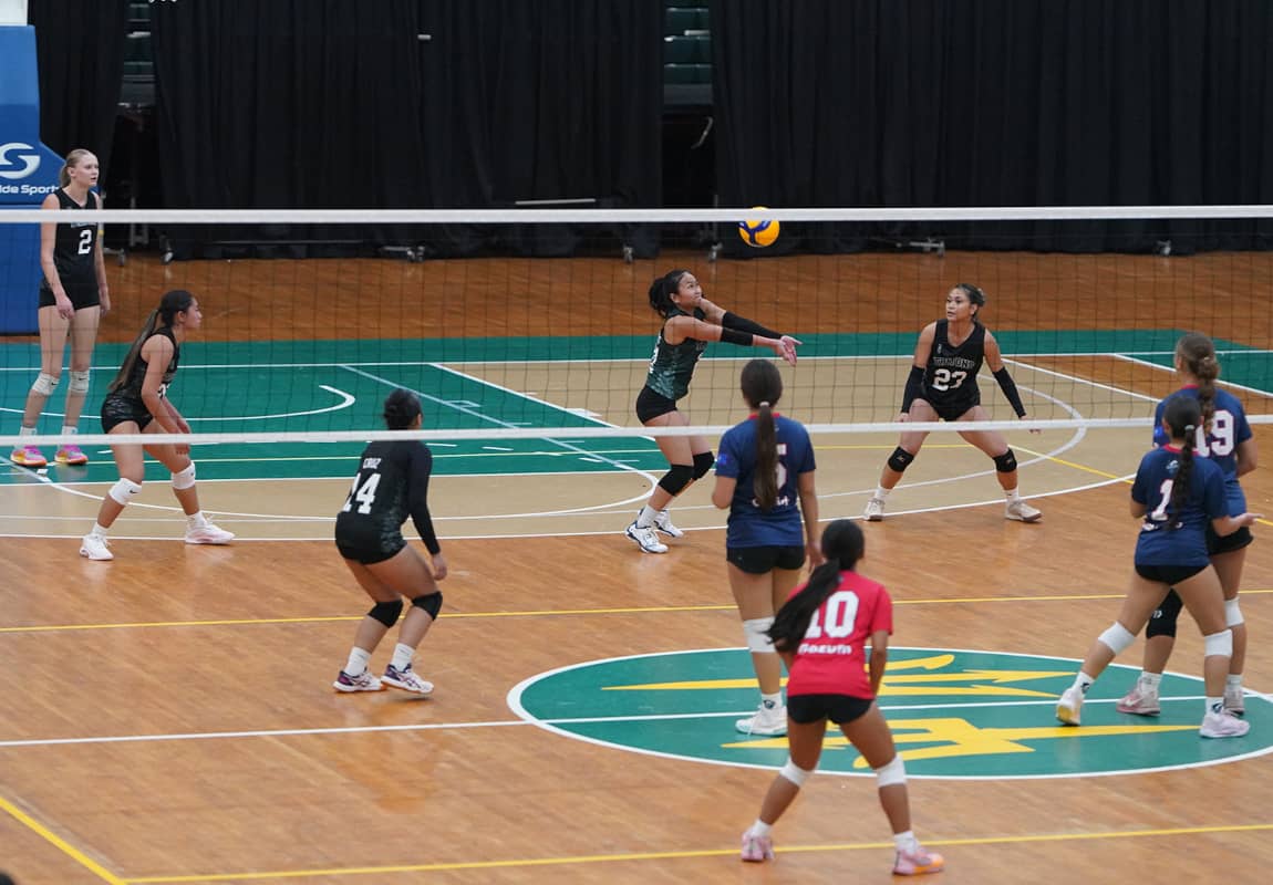 Lady Triton serving